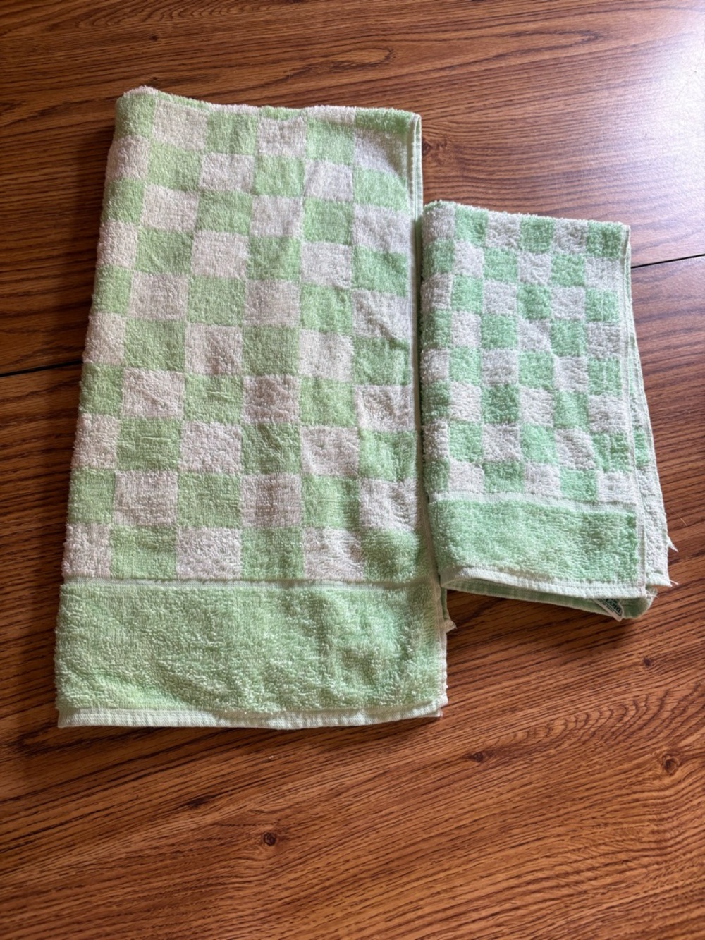Vintage Cannon Mills bath towel and hand towel